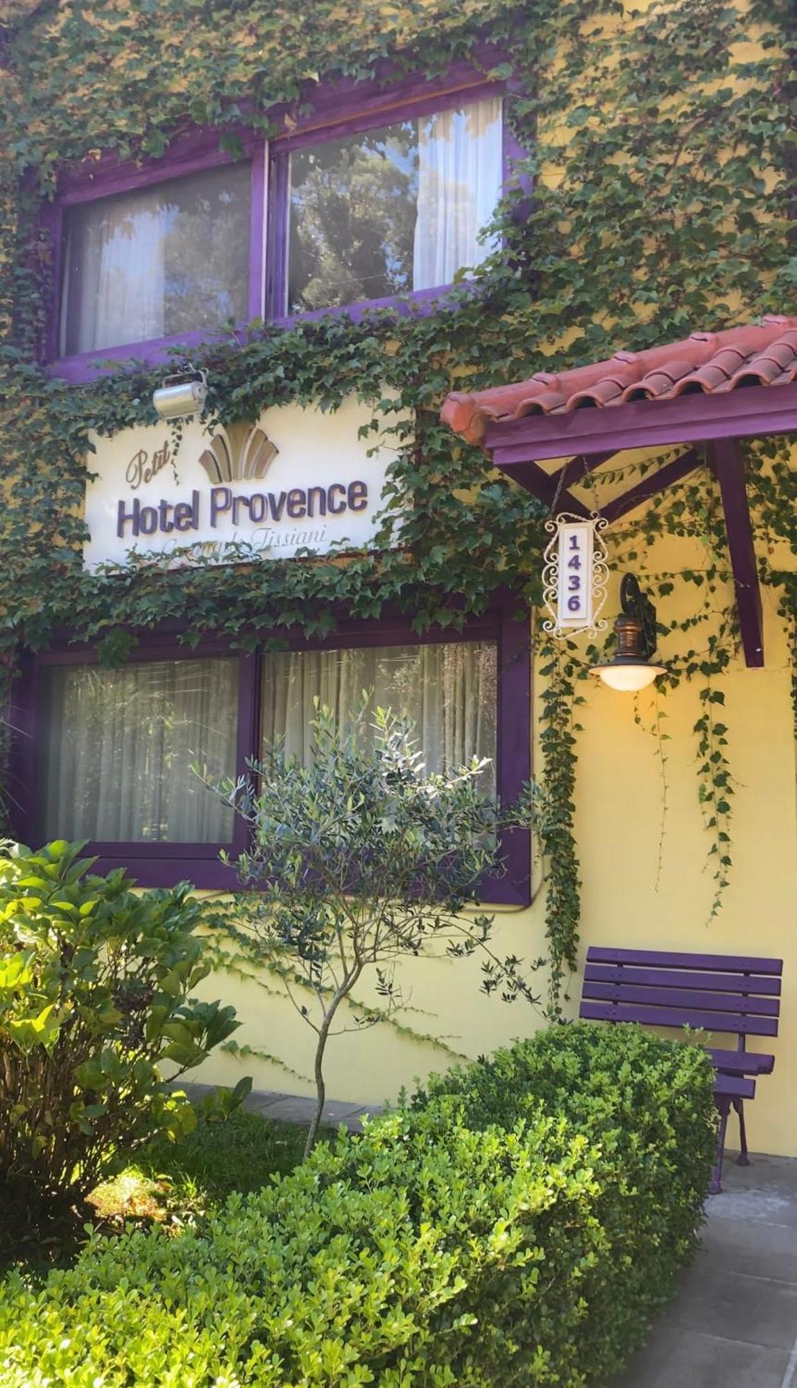Petit Hotel Provence Gramado Exteriör bild